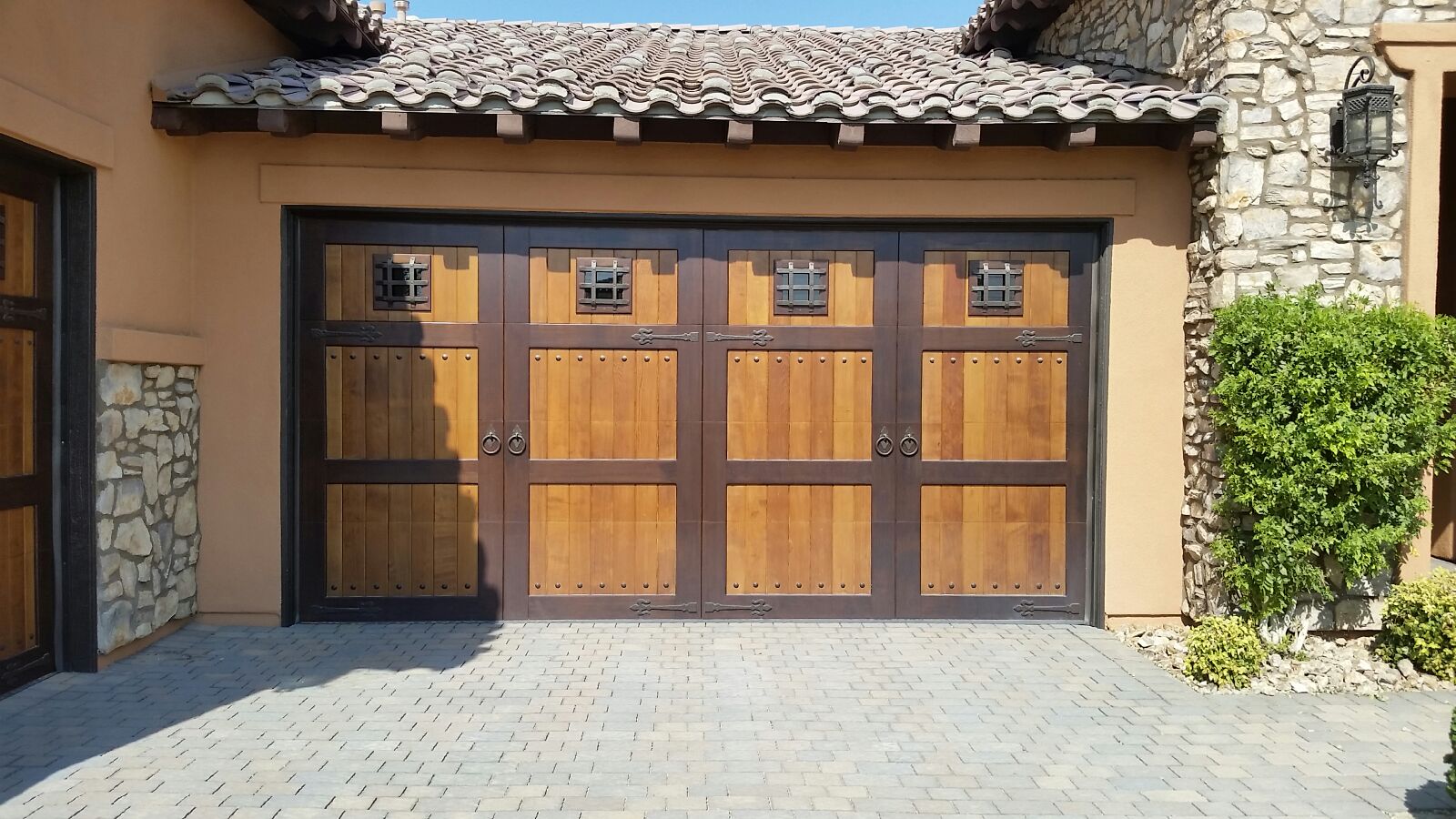 custommade garage doors